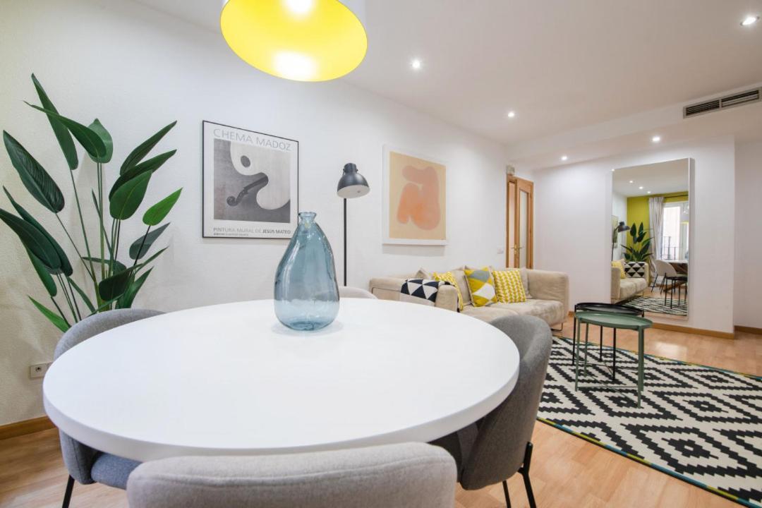 2 Bedrooms 2 Bathrooms Furnished - Malasana Appartamento